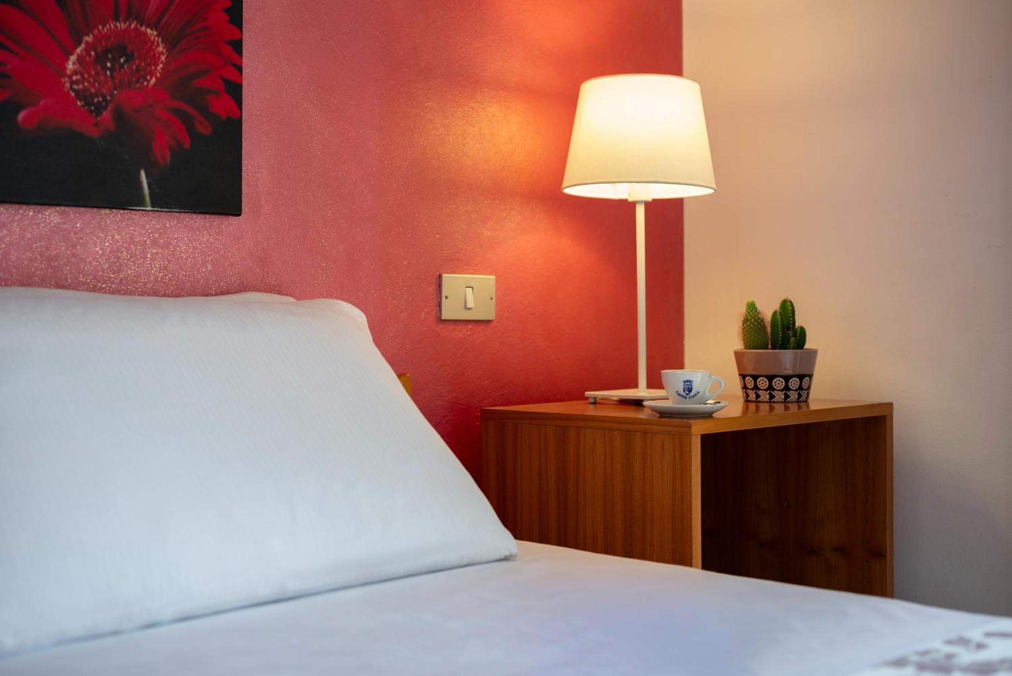 Hotel Parco Dei Pini - 100Mt Dal Mare Follonica Extérieur photo