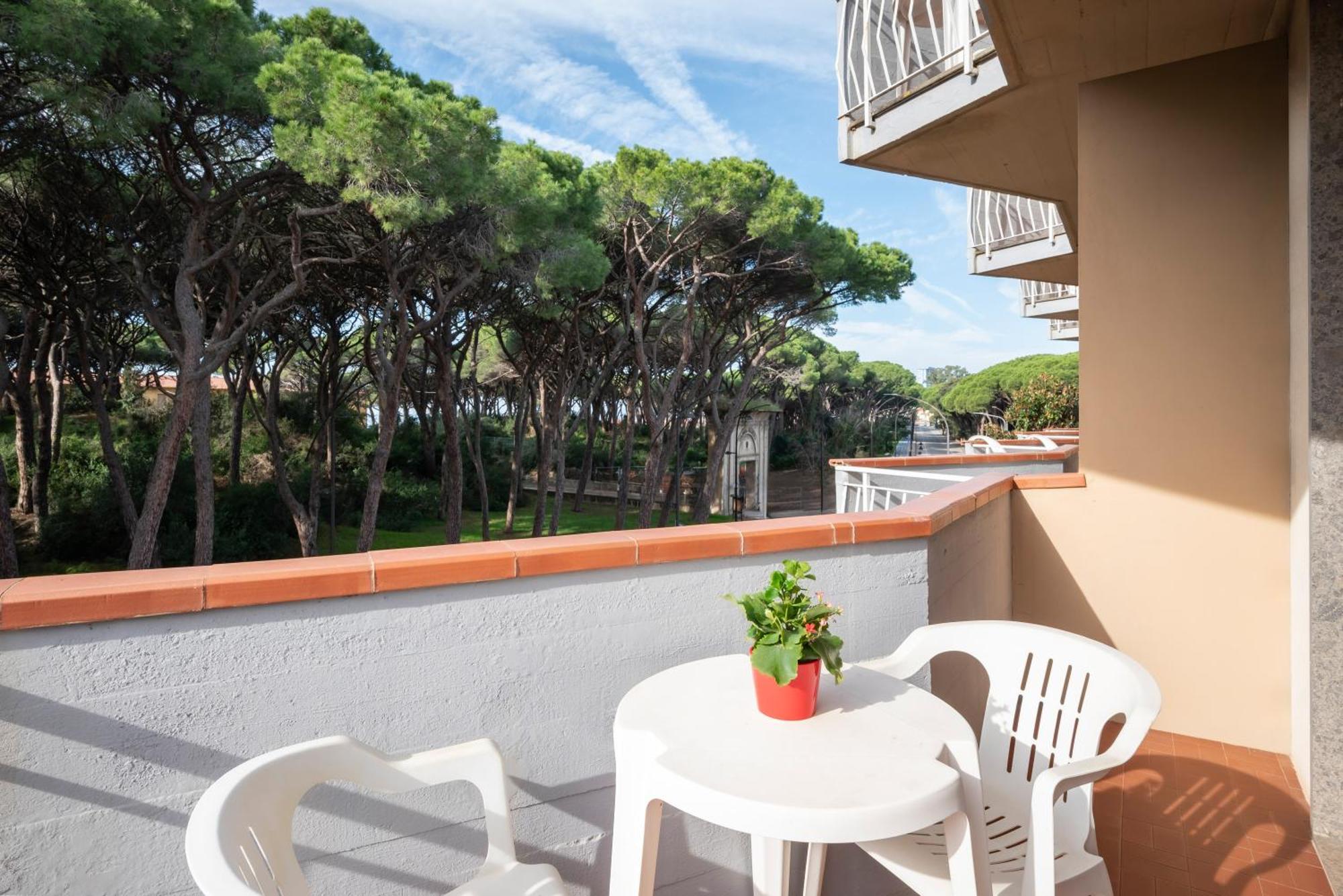 Hotel Parco Dei Pini - 100Mt Dal Mare Follonica Extérieur photo
