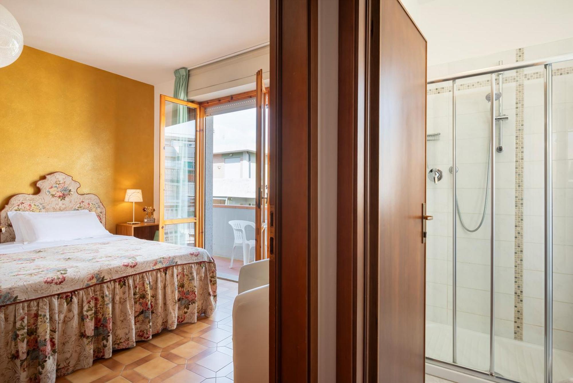Hotel Parco Dei Pini - 100Mt Dal Mare Follonica Extérieur photo