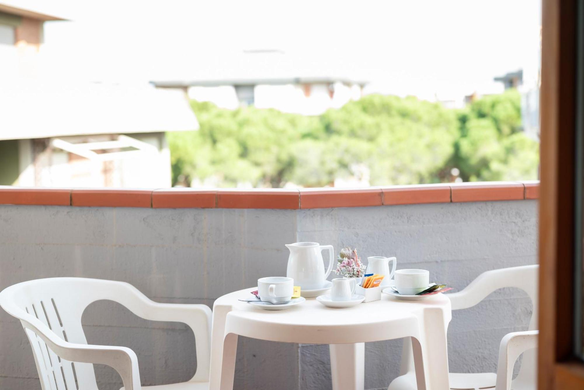 Hotel Parco Dei Pini - 100Mt Dal Mare Follonica Extérieur photo