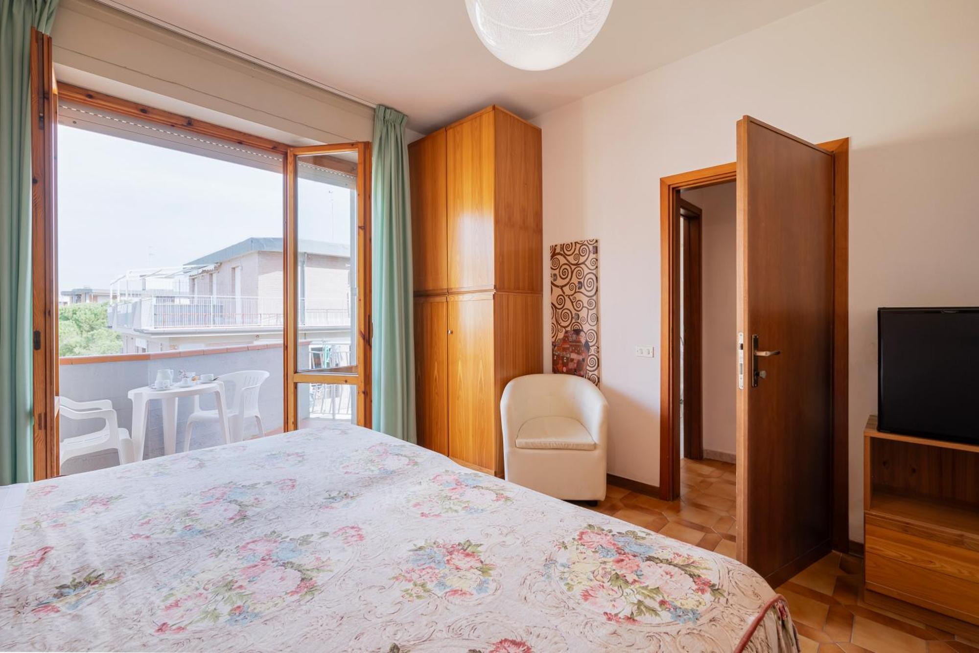 Hotel Parco Dei Pini - 100Mt Dal Mare Follonica Extérieur photo