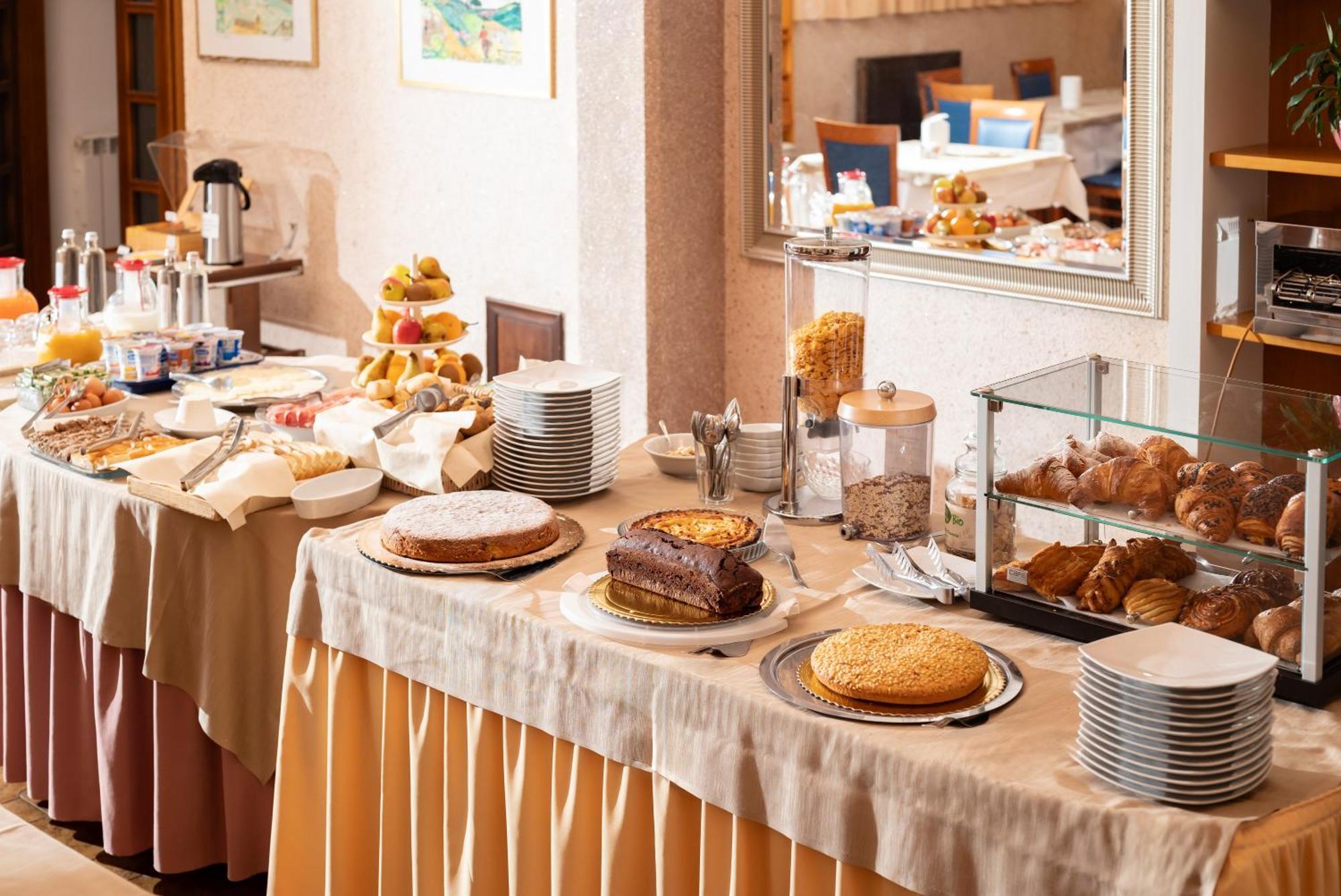 Hotel Parco Dei Pini - 100Mt Dal Mare Follonica Extérieur photo