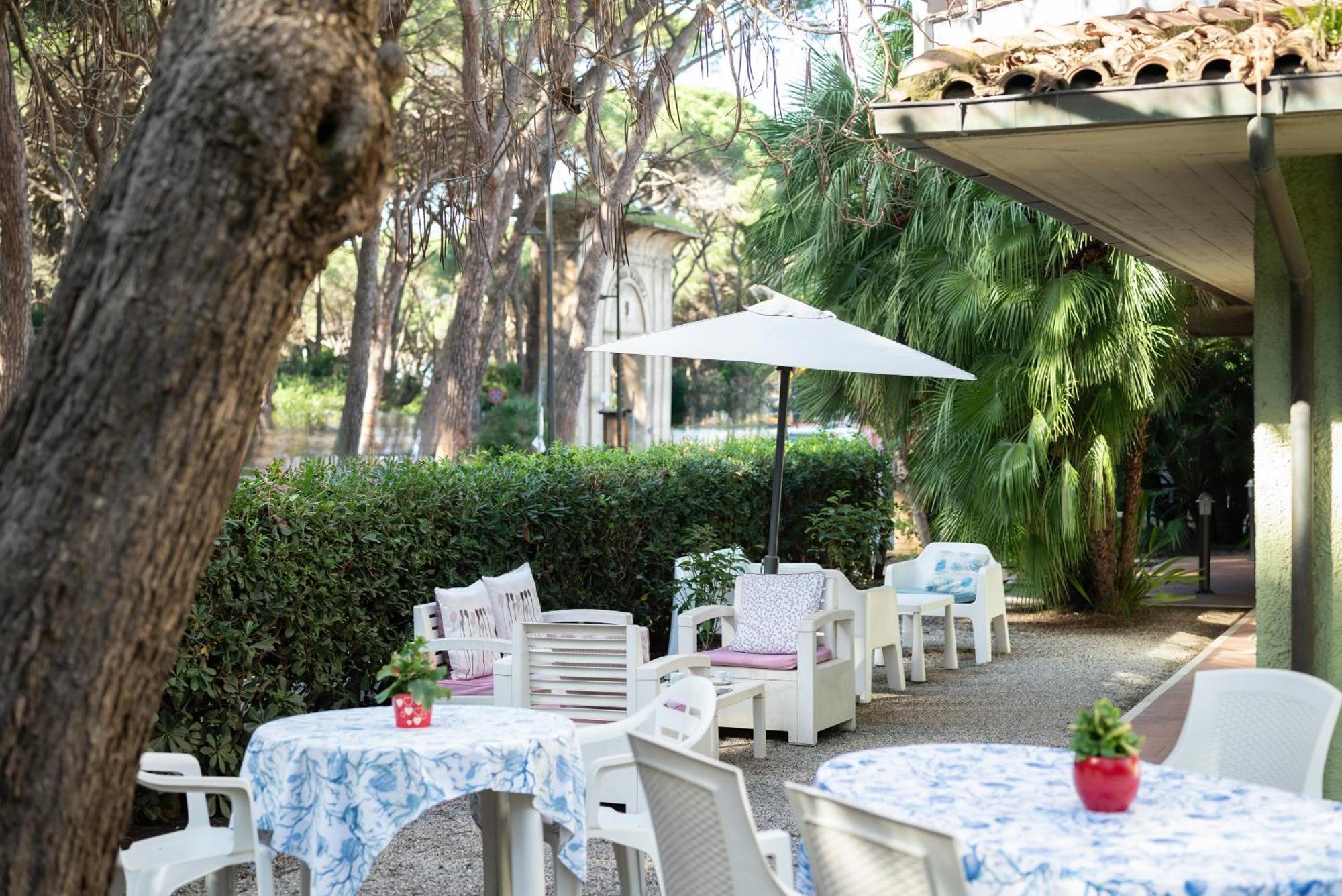 Hotel Parco Dei Pini - 100Mt Dal Mare Follonica Extérieur photo