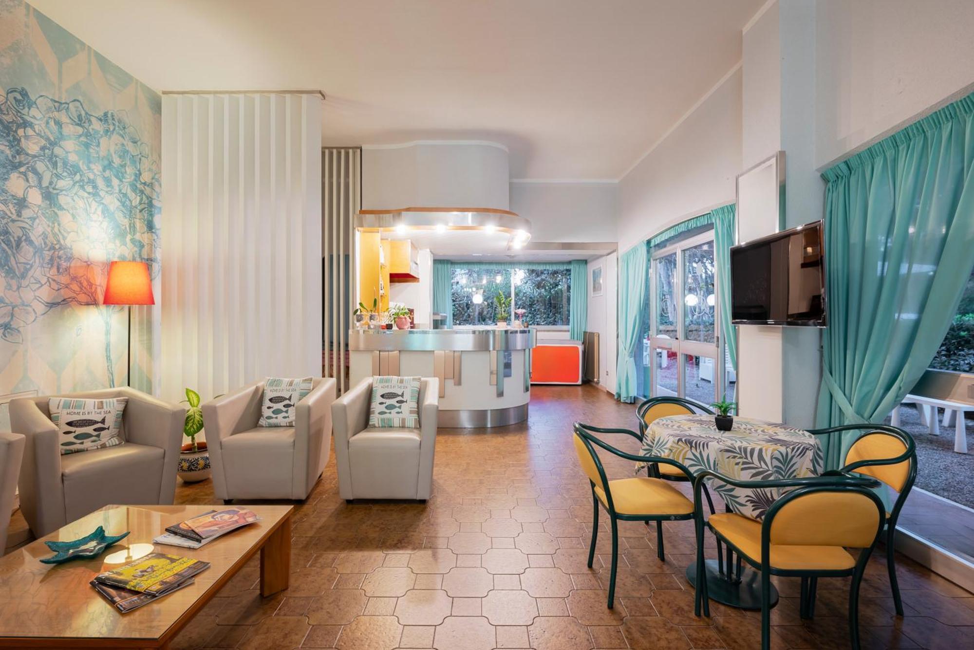 Hotel Parco Dei Pini - 100Mt Dal Mare Follonica Extérieur photo