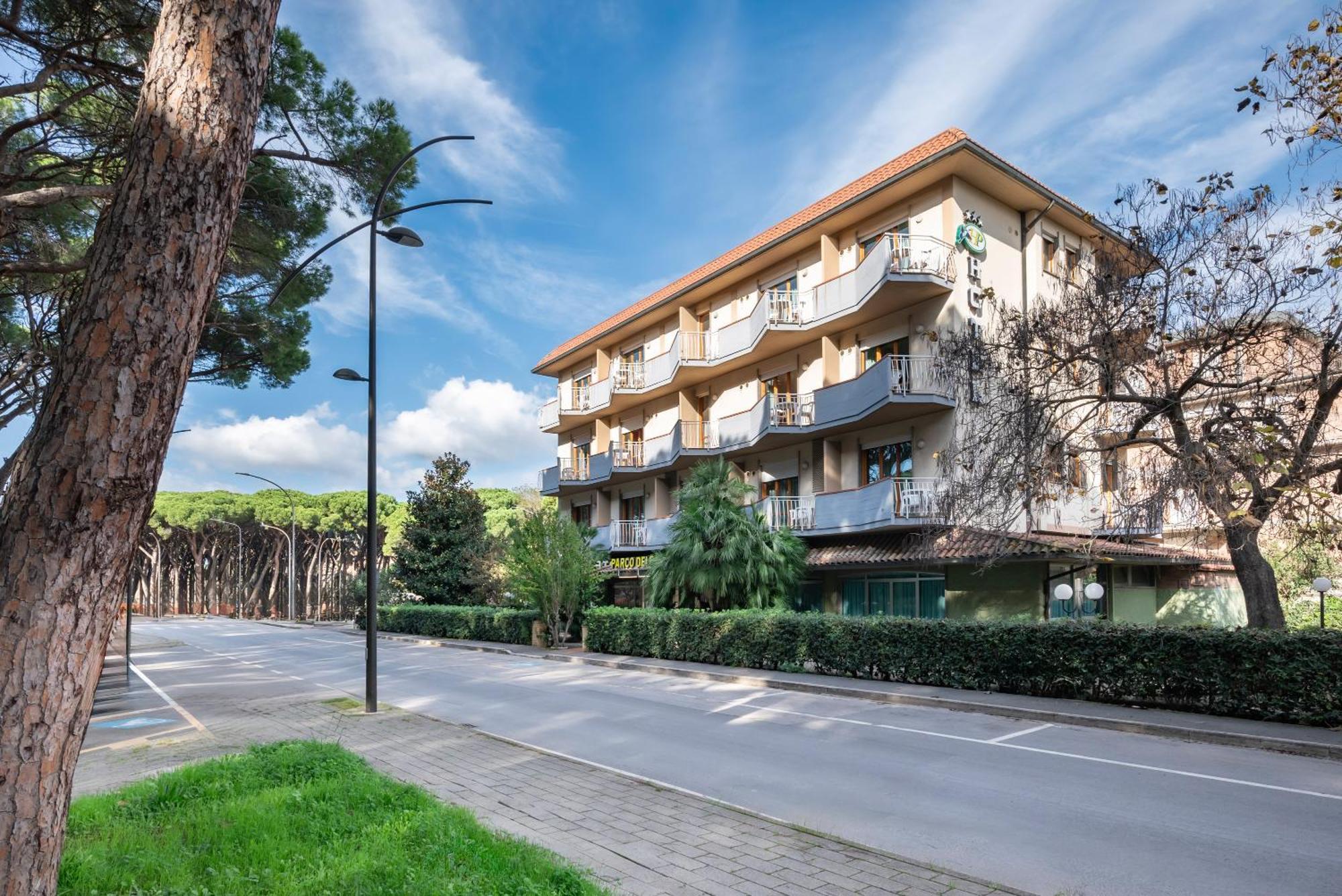Hotel Parco Dei Pini - 100Mt Dal Mare Follonica Extérieur photo